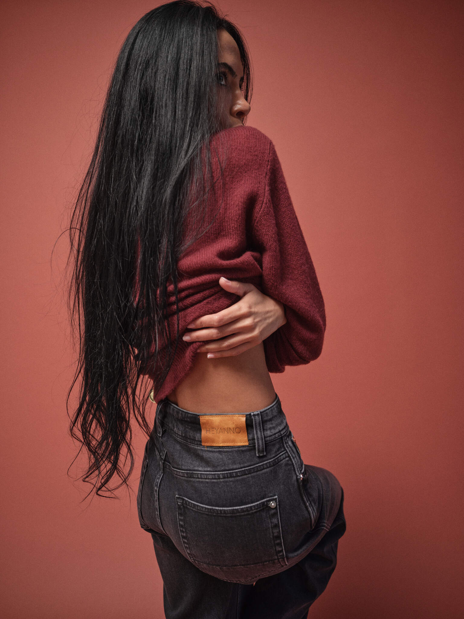 Modelshot / Black Denim / Detail